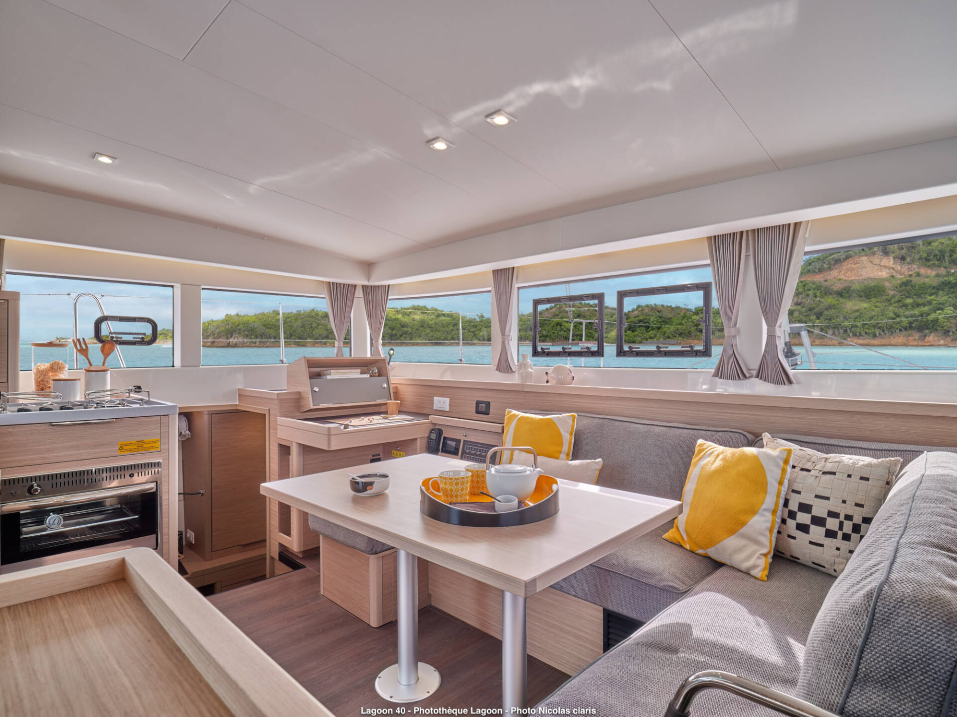 _NCF8528_HDR_web
