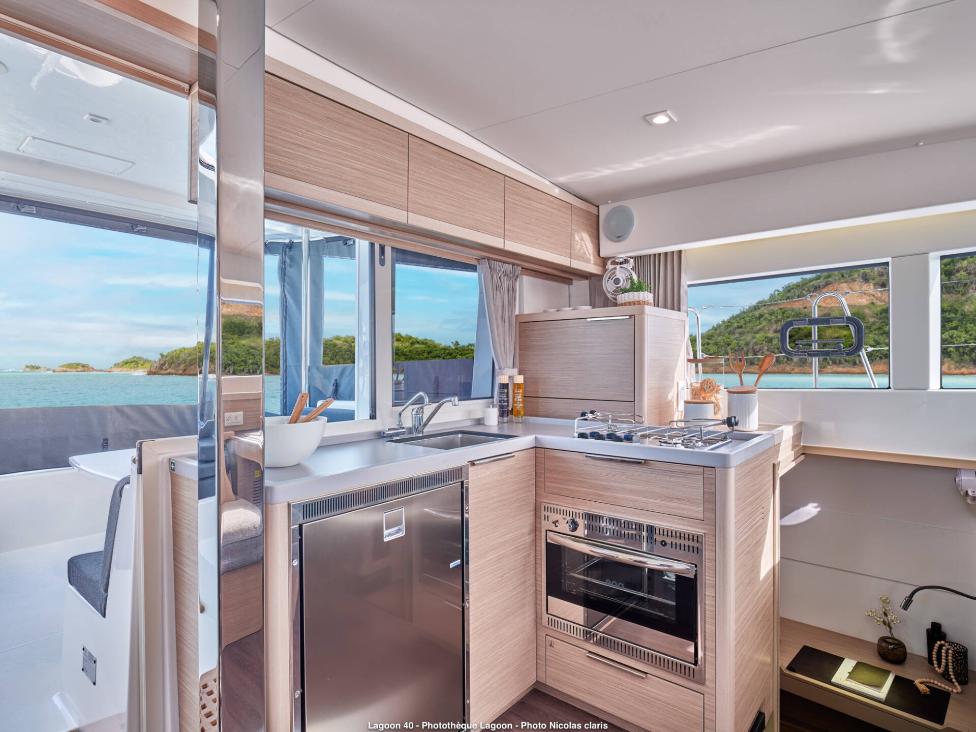 _NCF8533_HDR_web